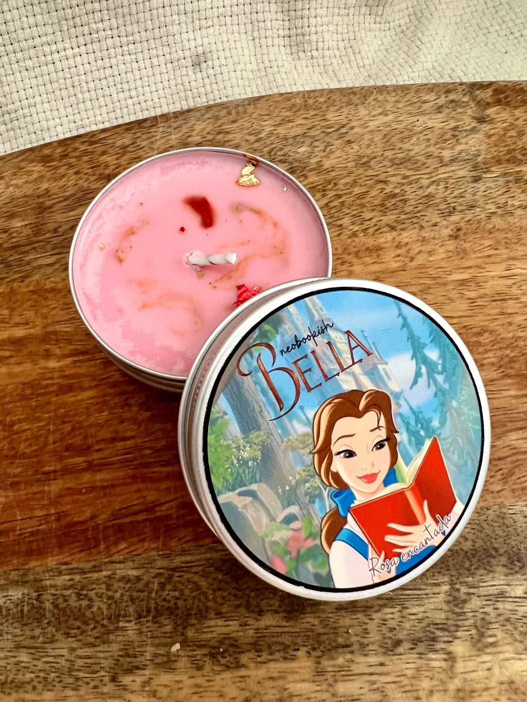 Vela en lata, rosa encantada.